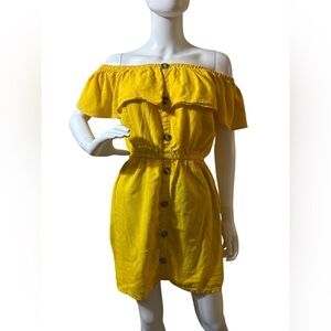 Guess Galen Off
Shoulder Linen Dress
Button-Down Dress